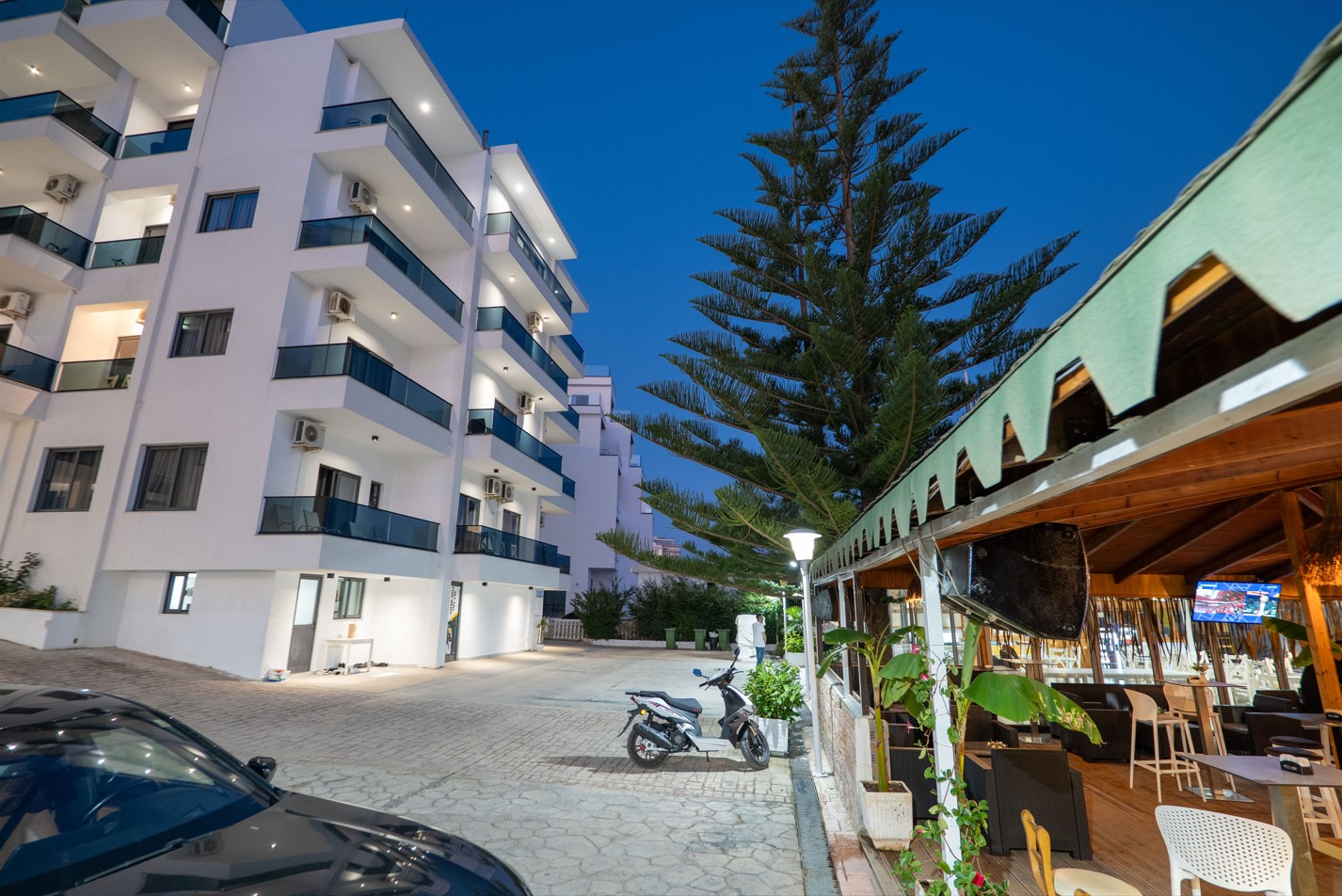 hotel mano pamje e hotelit